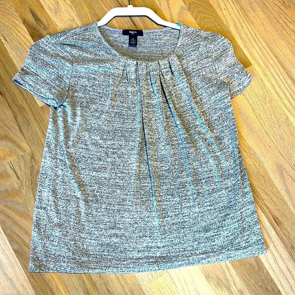 GAPKids Gray Short Sleeve Top Size 10-11 Years